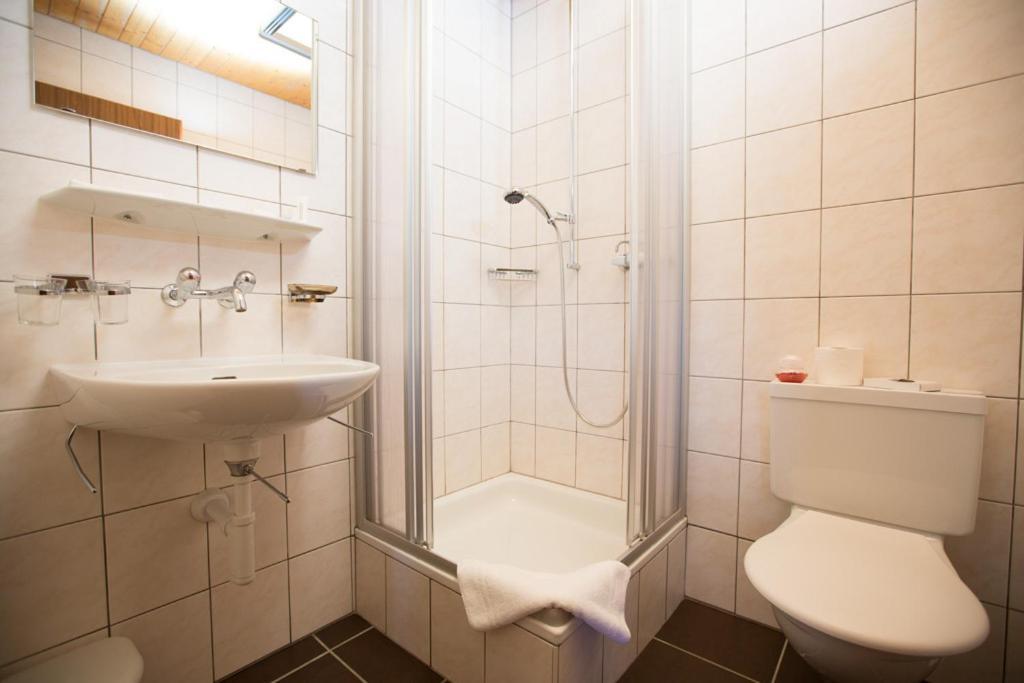 Sonnegg Hotel Zweisimmen Oda fotoğraf